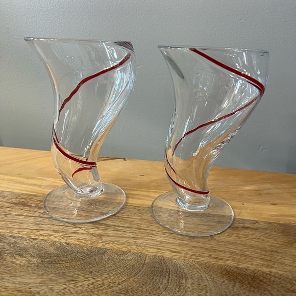 2 Glasses Pier 1 Clear Red Swirling Parfait Milkshake Cocktail Barware Wedding - Picture 1 of 15